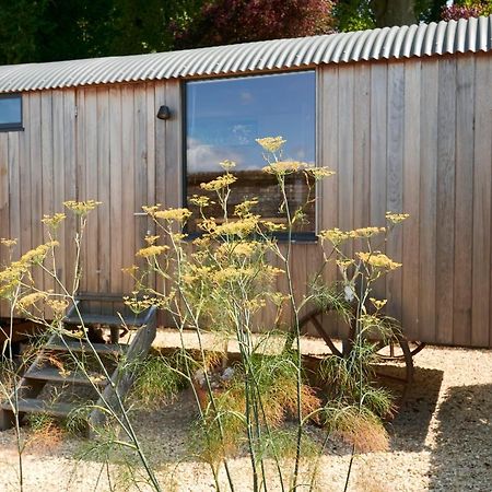 Hut64 Villa Alderbury Exterior foto