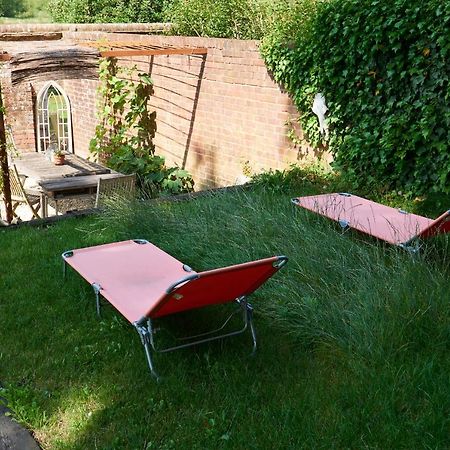 Hut64 Villa Alderbury Exterior foto