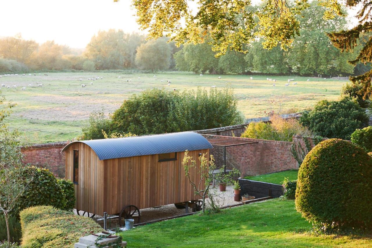 Hut64 Villa Alderbury Exterior foto