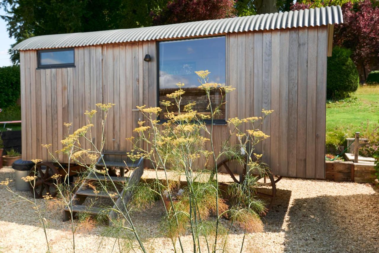 Hut64 Villa Alderbury Exterior foto