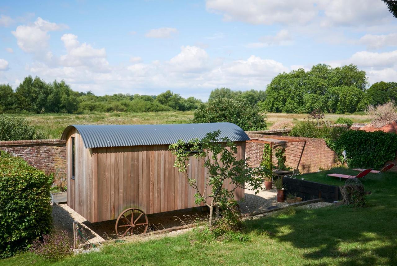 Hut64 Villa Alderbury Exterior foto